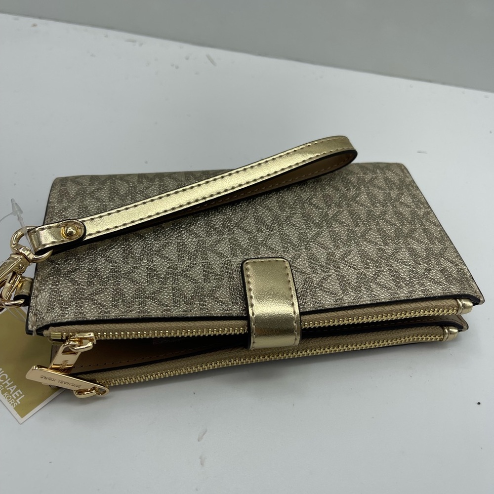 MICHAEL KORS JST Lg Double Zip Signature Logo Wristlet Wallet Phon
Pale Gold
NWT - Picture 10 of 16